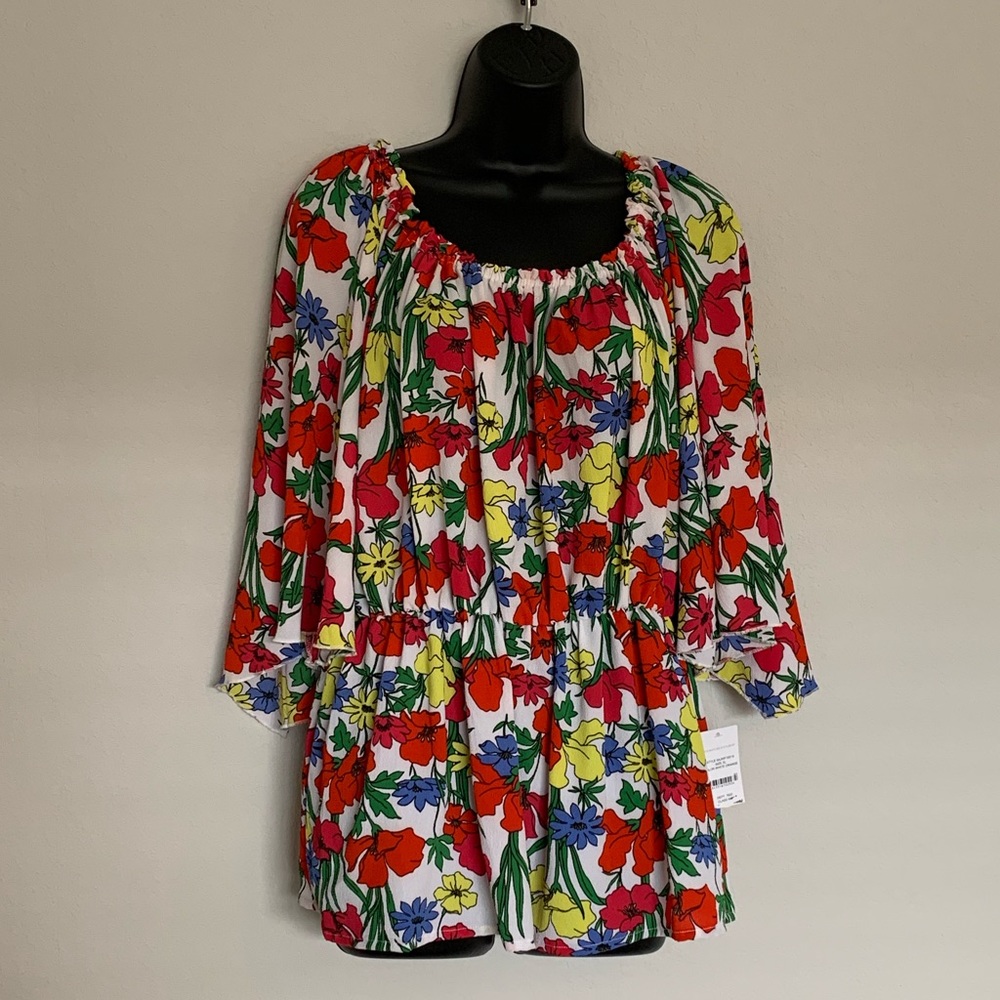 NWOT Women’s colorful Blouse